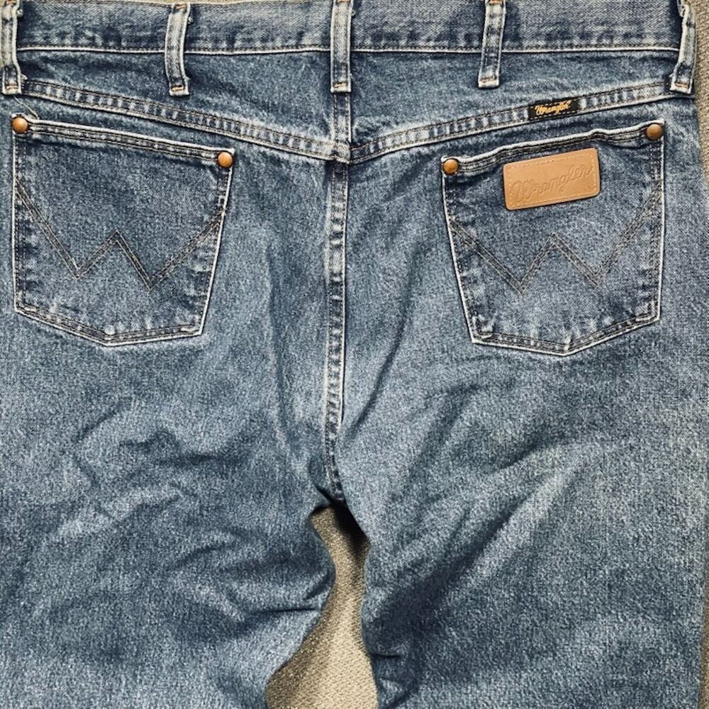 Wrangler 13MWZGK Jeans Mens 36x33 Medium Wash Blue Cowboy Cut Original Fit Denim - Picture 5 of 9